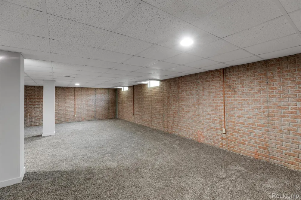 9110 Old Oak Drive Grand Blanc Charter Township, MI 48439