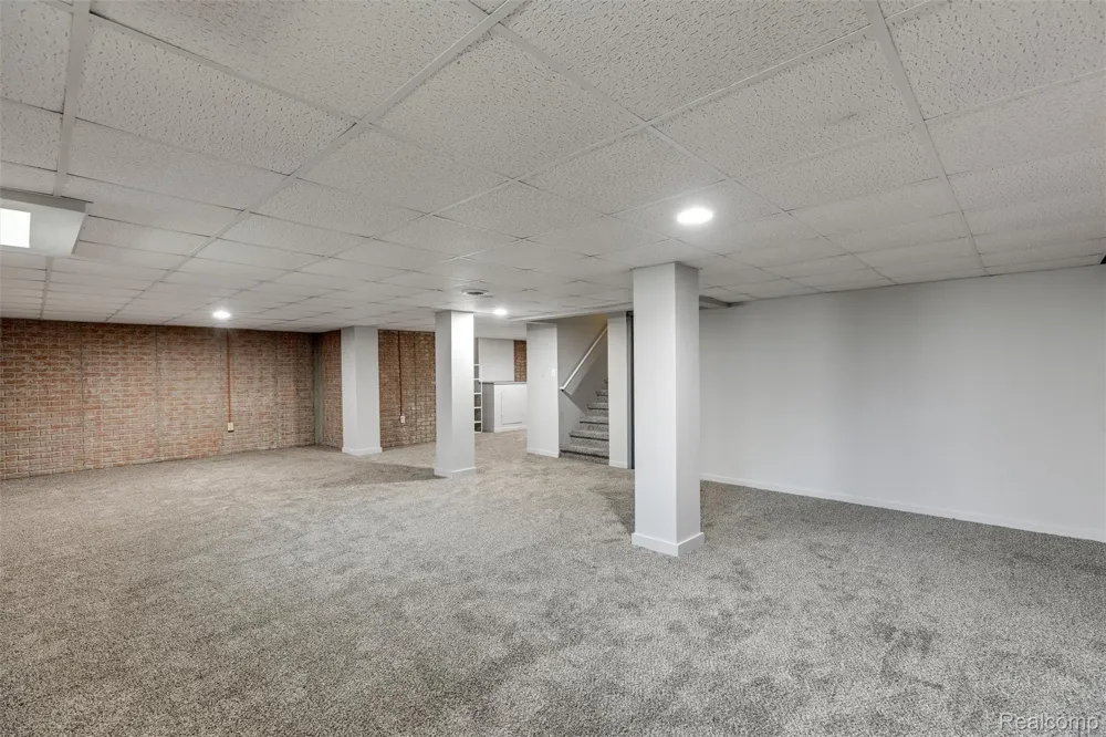 9110 Old Oak Drive Grand Blanc Charter Township, MI 48439