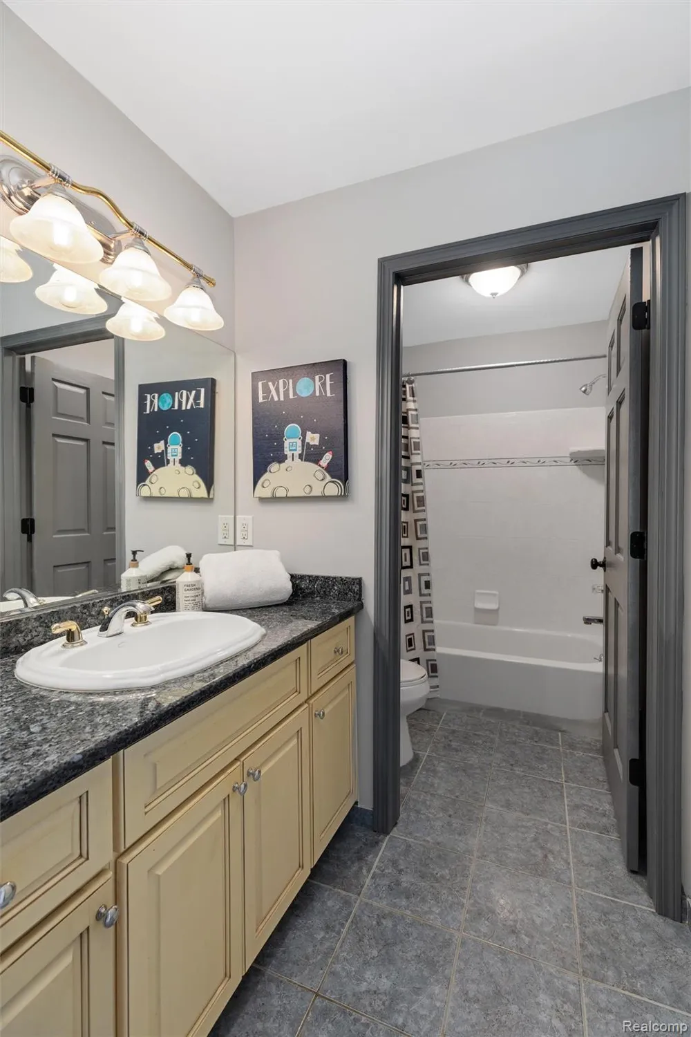 9110 Old Oak Drive Grand Blanc Charter Township, MI 48439