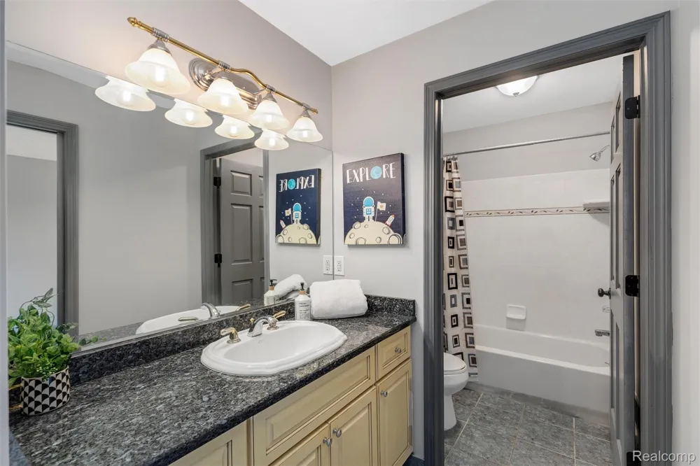 9110 Old Oak Drive Grand Blanc Charter Township, MI 48439