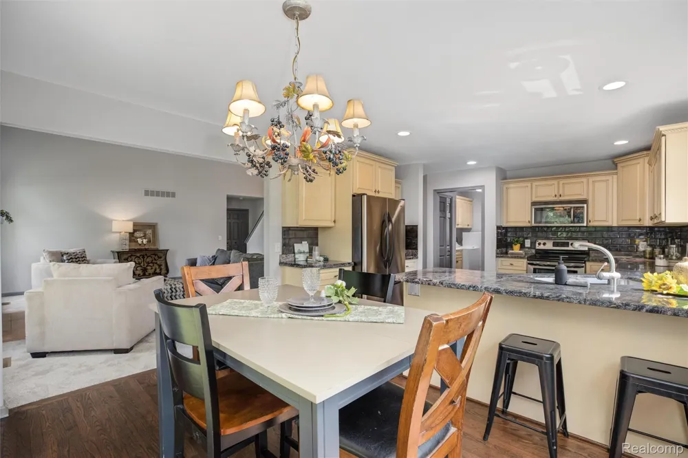 9110 Old Oak Drive Grand Blanc Charter Township, MI 48439