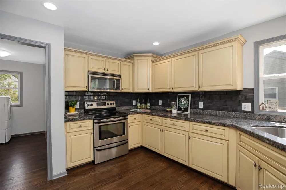 9110 Old Oak Drive Grand Blanc Charter Township, MI 48439