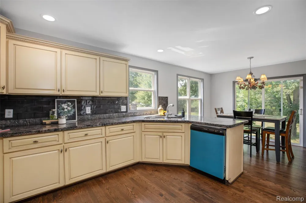 9110 Old Oak Drive Grand Blanc Charter Township, MI 48439