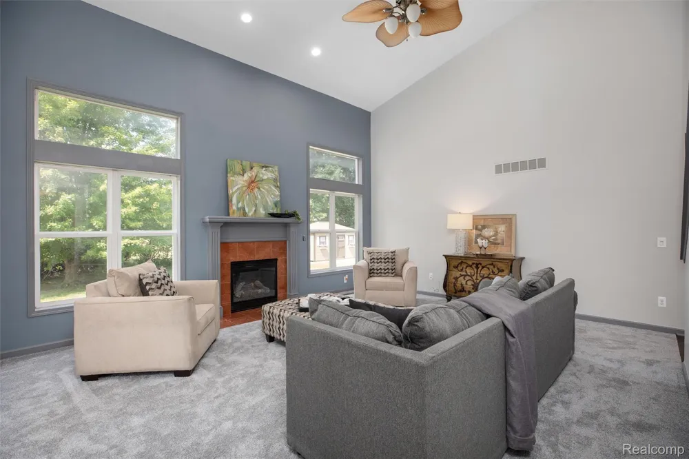 9110 Old Oak Drive Grand Blanc Charter Township, MI 48439