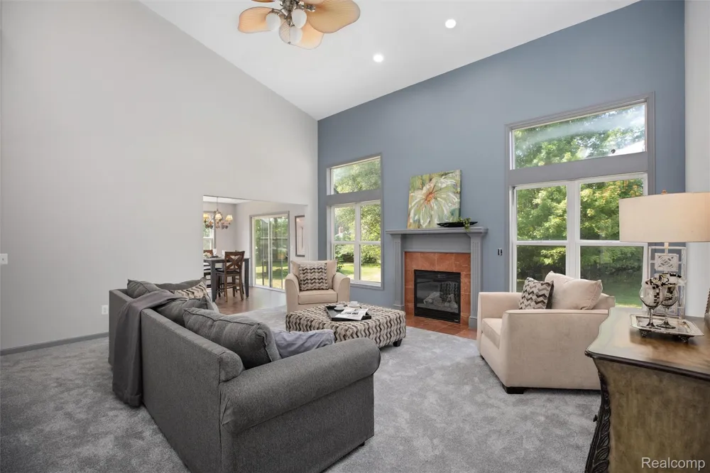 9110 Old Oak Drive Grand Blanc Charter Township, MI 48439