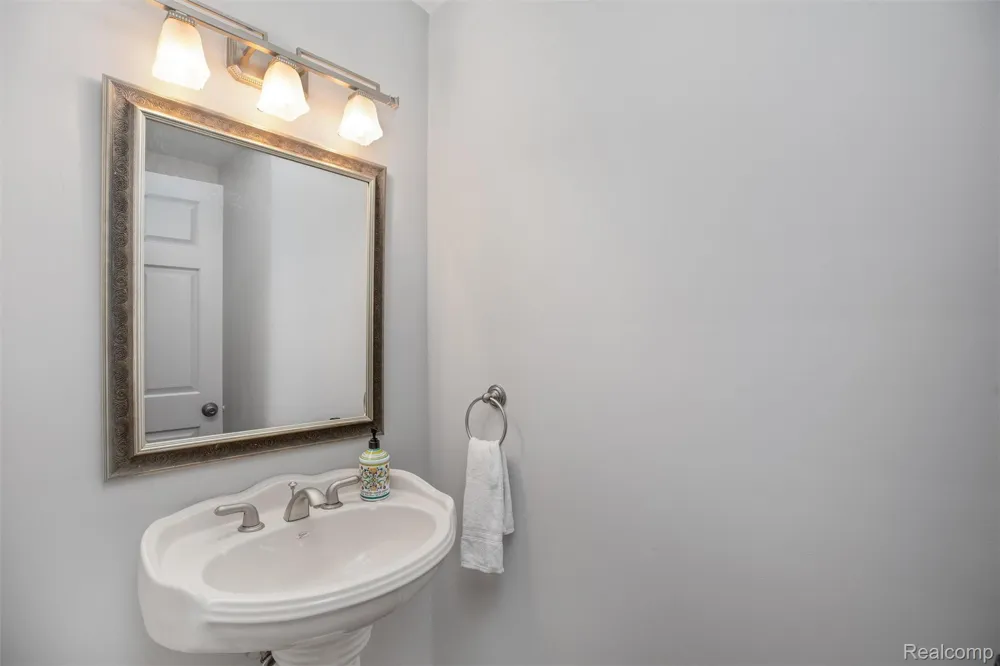 9110 Old Oak Drive Grand Blanc Charter Township, MI 48439