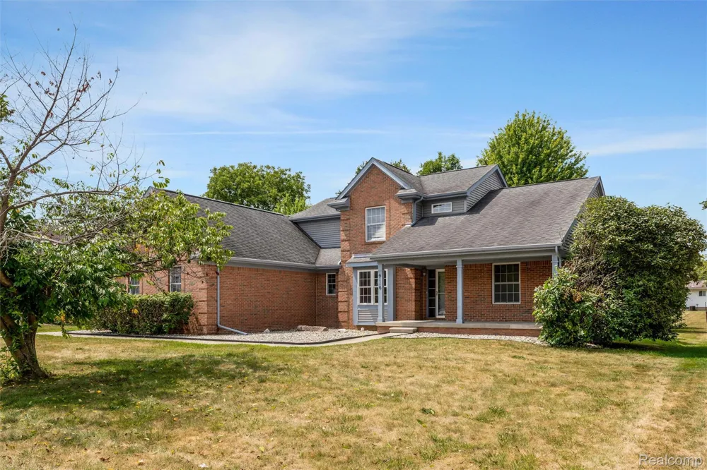 9110 Old Oak Drive Grand Blanc Charter Township, MI 48439