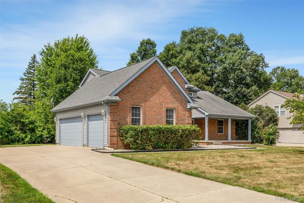 9110 Old Oak Drive Grand Blanc Charter Township, MI 48439