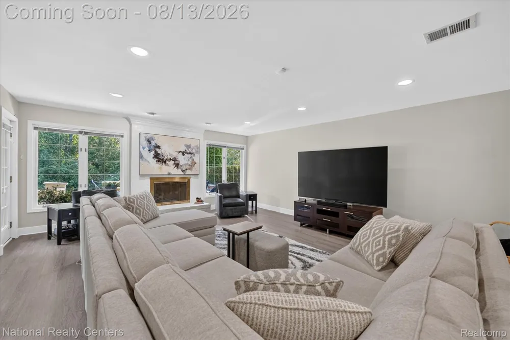 13648 Eaton Drive Plymouth Charter Township, MI 48170