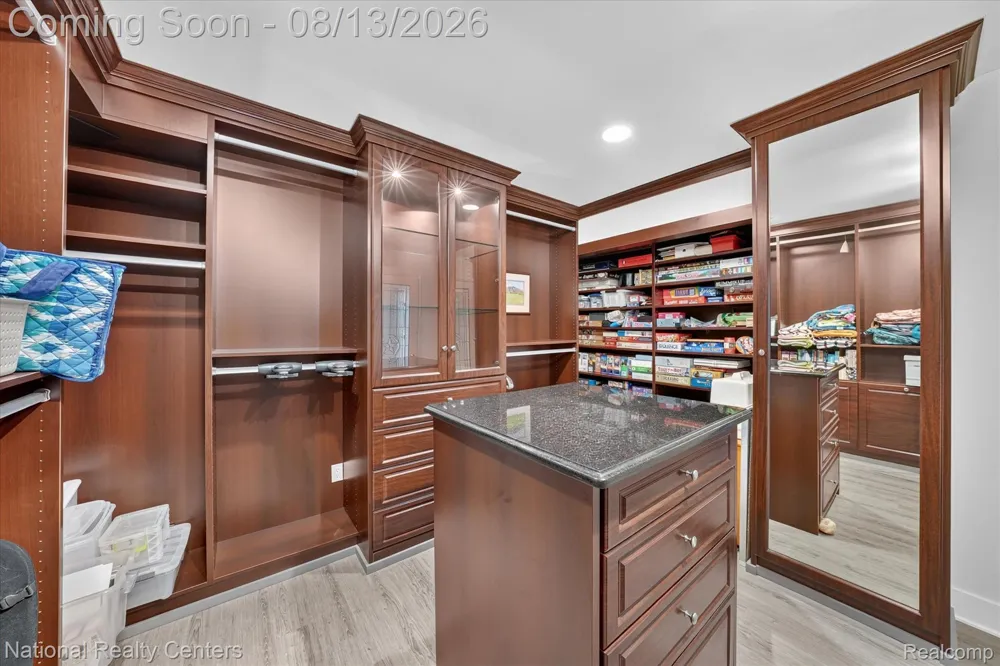 13648 Eaton Drive Plymouth Charter Township, MI 48170