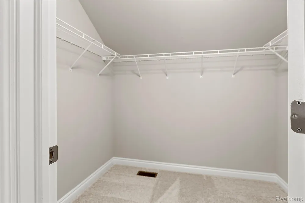 9933 Crossview Trail #128 Hartland Township, MI 48855