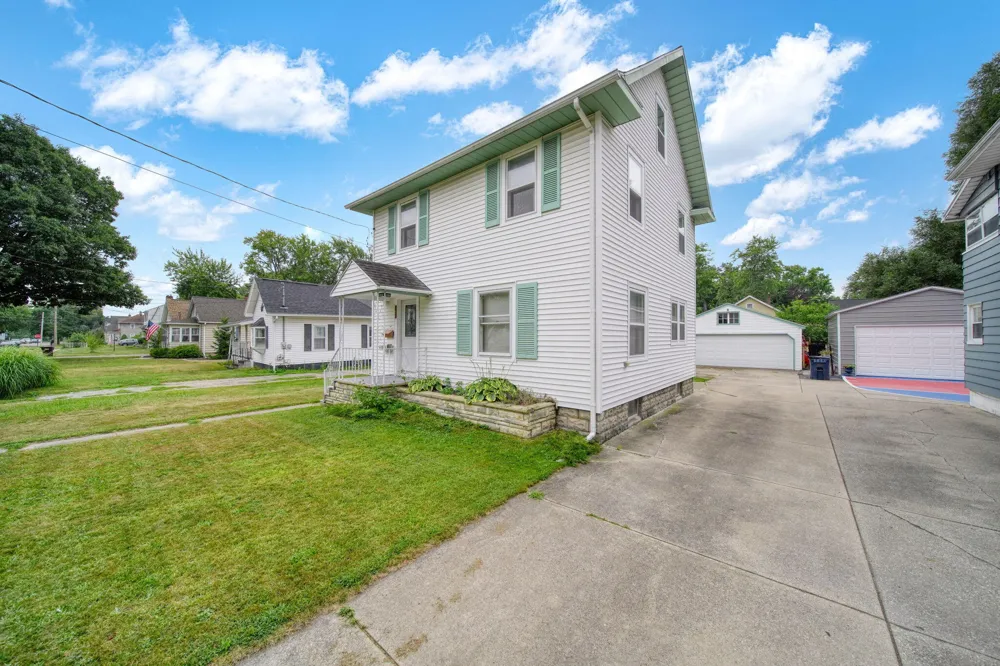 757 Glenwood Avenue Jackson City, MI 49203