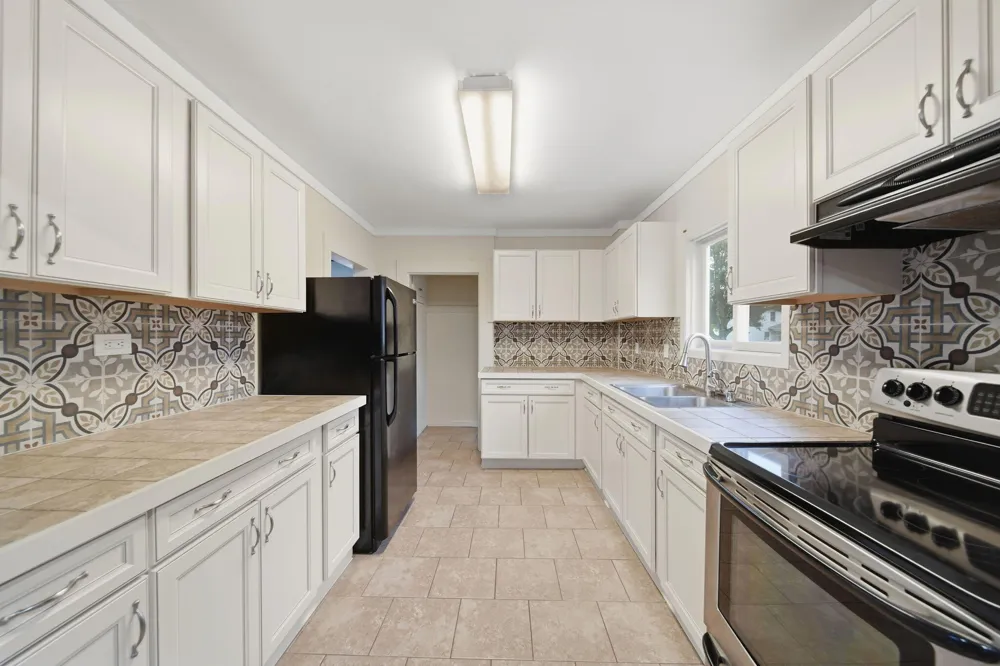 757 Glenwood Avenue Jackson City, MI 49203