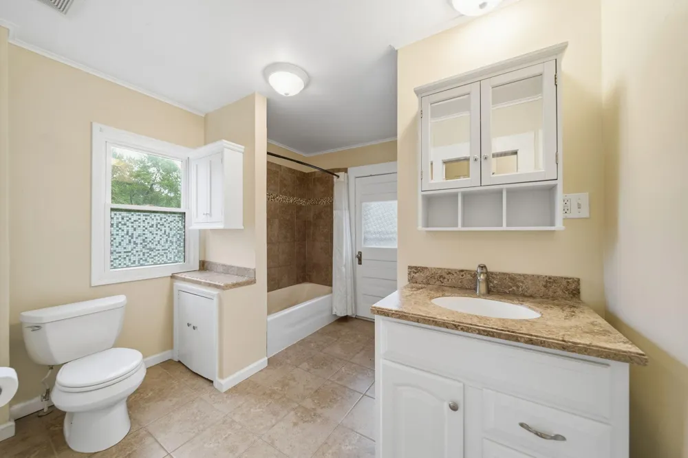 757 Glenwood Avenue Jackson City, MI 49203