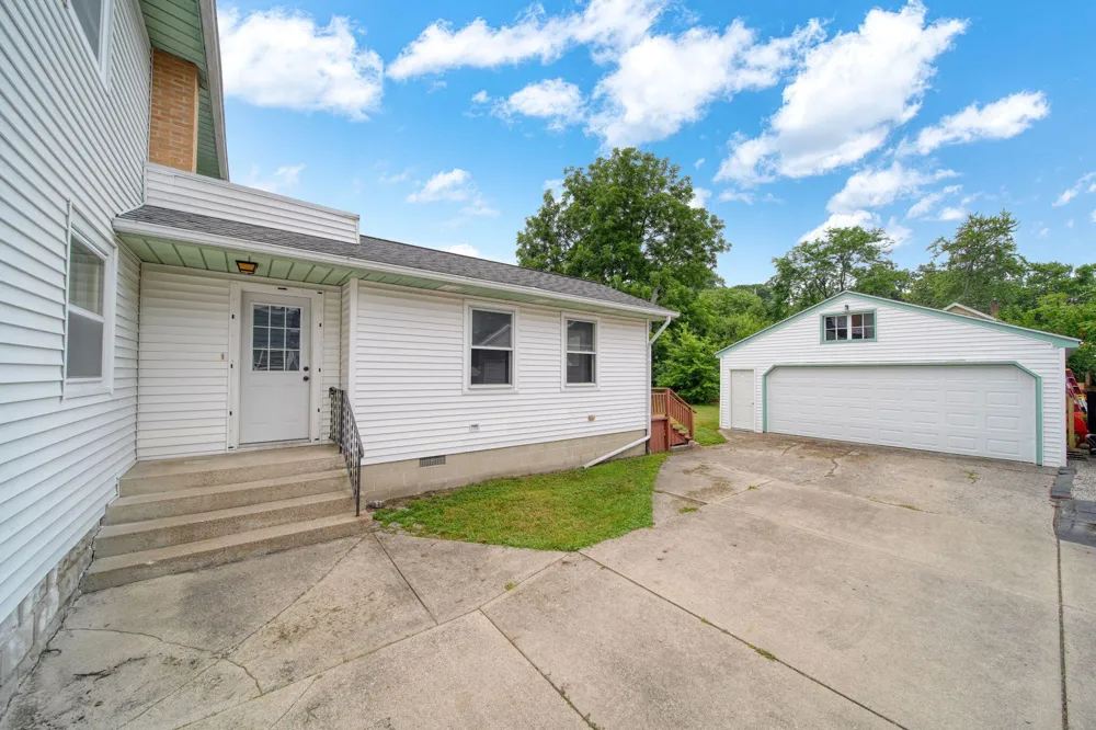757 Glenwood Avenue Jackson City, MI 49203