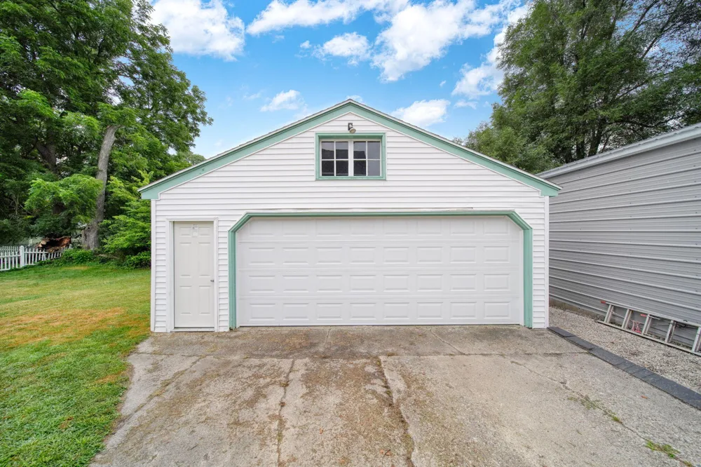 757 Glenwood Avenue Jackson City, MI 49203