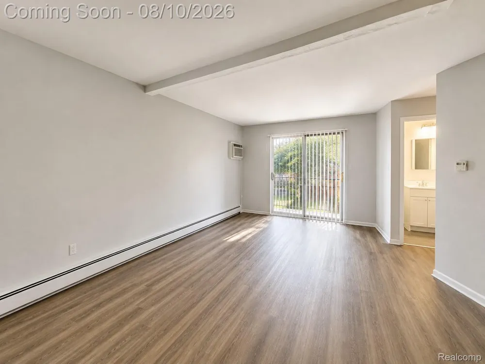 1954 Axtell Drive #5 Troy City, MI 48084