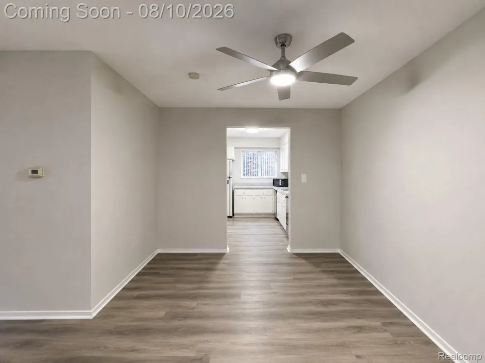 1954 Axtell Drive #5 Troy City, MI 48084