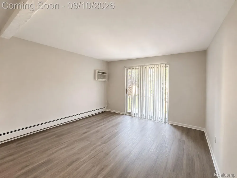 1954 Axtell Drive #5 Troy City, MI 48084