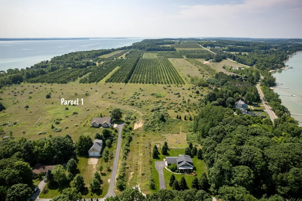 E Lovers Lane Suttons Bay Township, MI 49682