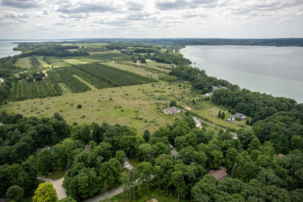 E Lovers Lane Suttons Bay Township, MI 49682