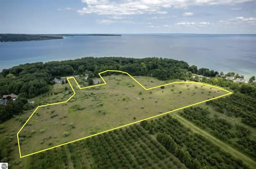 E Lovers Lane Suttons Bay Township, MI 49682