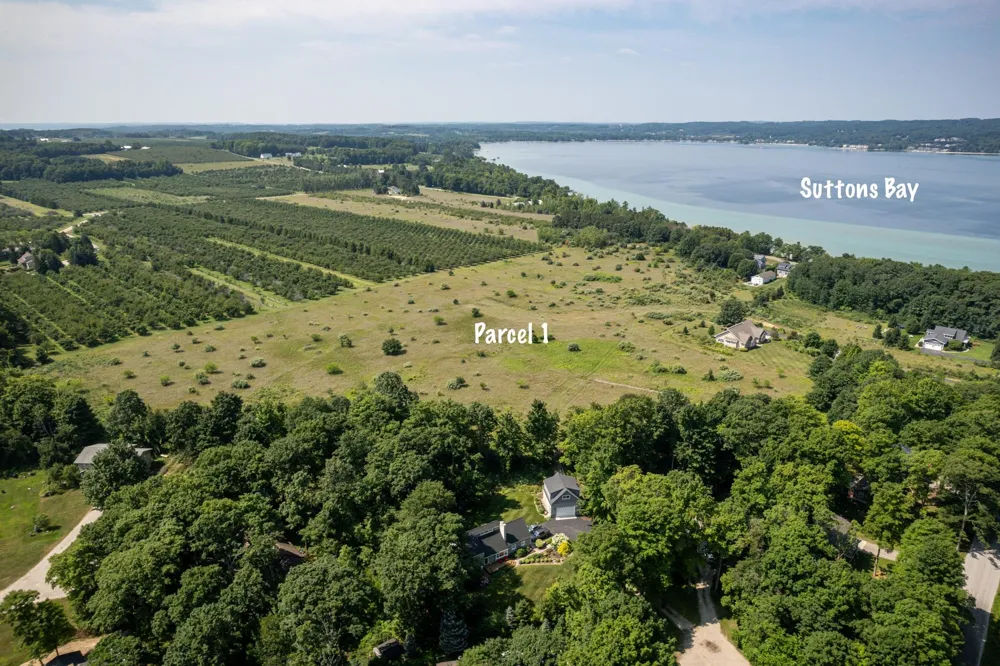 E Lovers Lane Suttons Bay Township, MI 49682