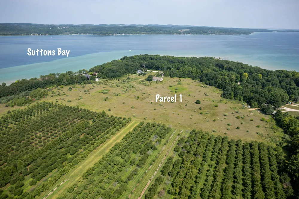 E Lovers Lane Suttons Bay Township, MI 49682