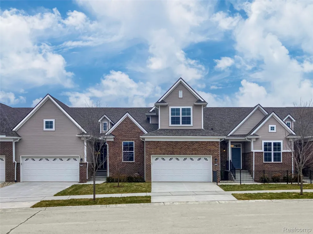 9928 Crossview Trail #187 Hartland Township, MI 48855