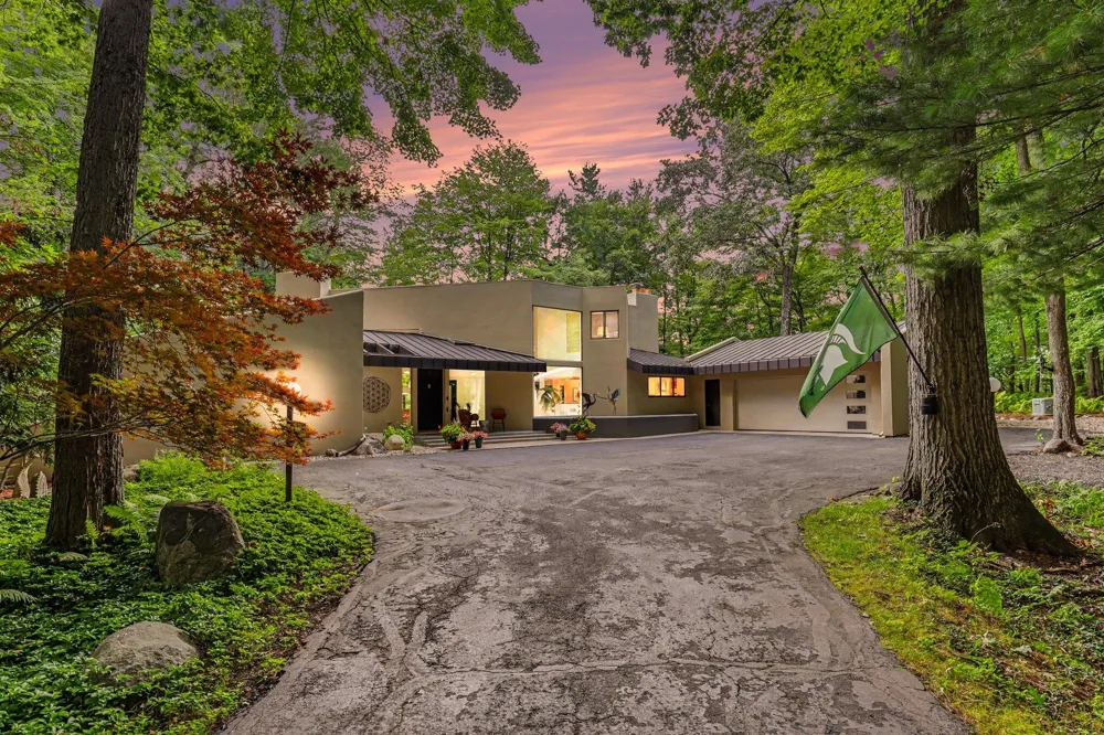 10109 Hathaway Drive Eureka Township, MI 48838