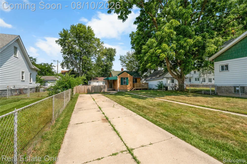 1326 Montie Road Lincoln Park City, MI 48146