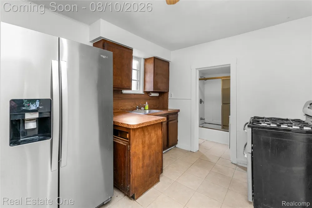 1326 Montie Road Lincoln Park City, MI 48146