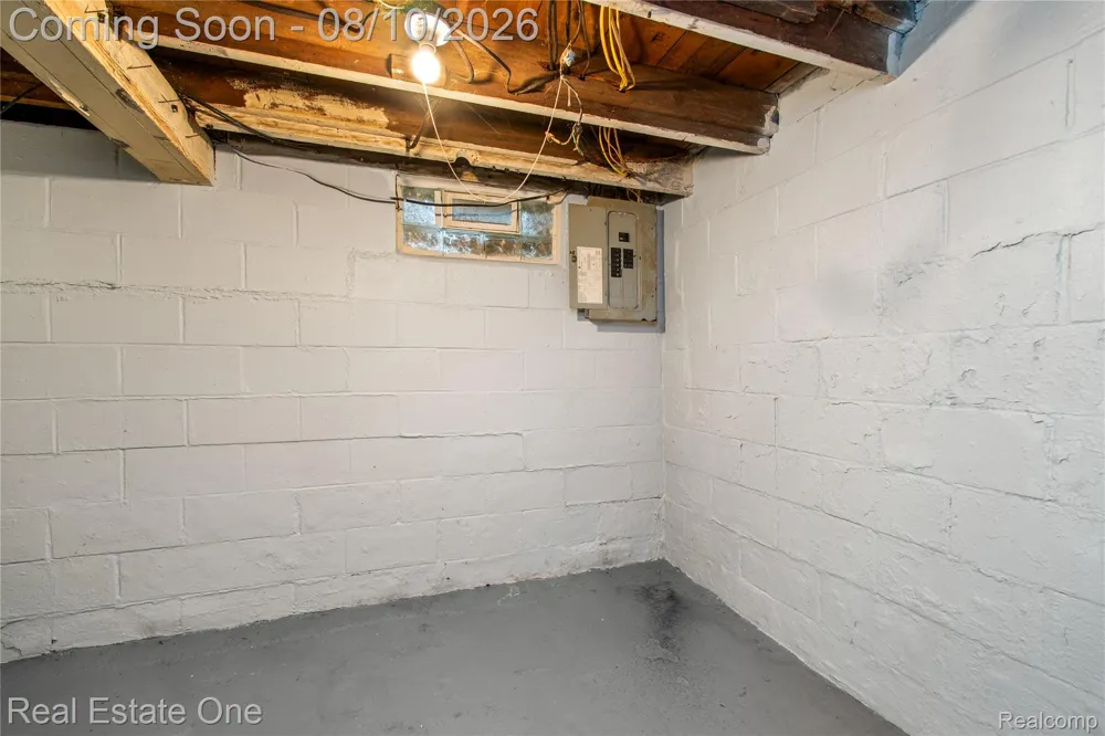 1326 Montie Road Lincoln Park City, MI 48146