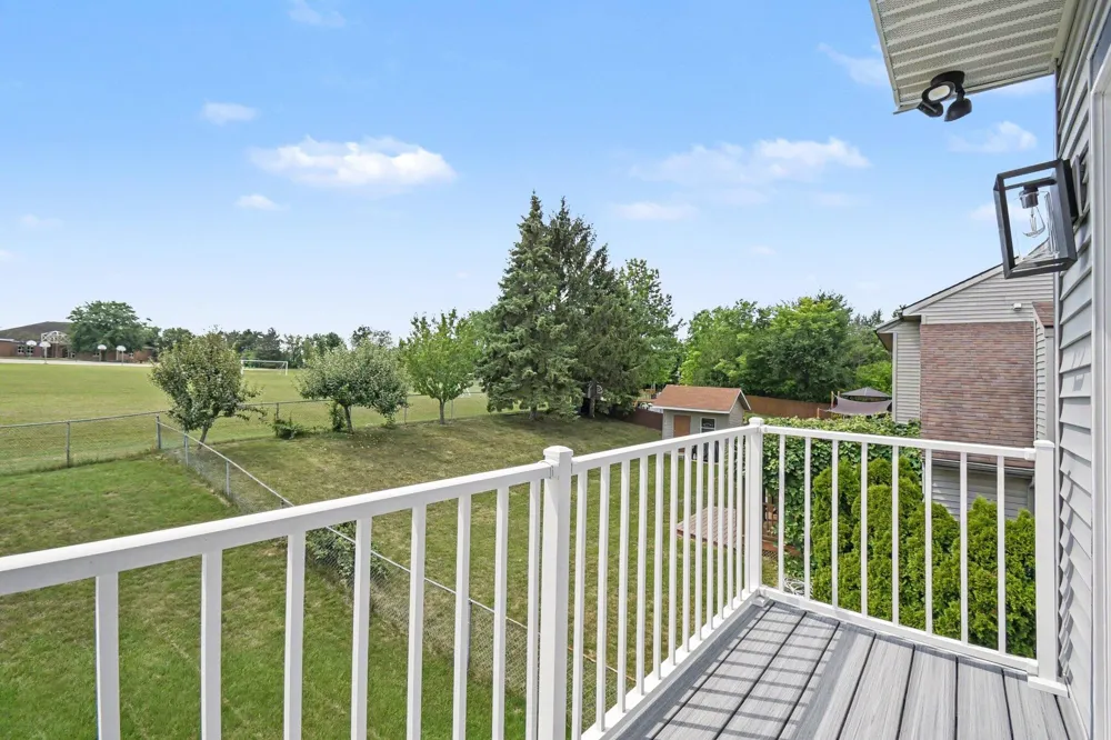 2444 Sunny Creek Street SE Kentwood City, MI 49508