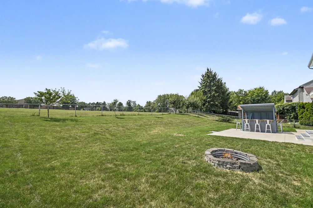 2444 Sunny Creek Street SE Kentwood City, MI 49508
