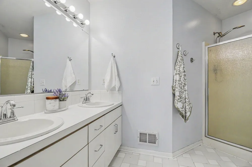 2444 Sunny Creek Street SE Kentwood City, MI 49508