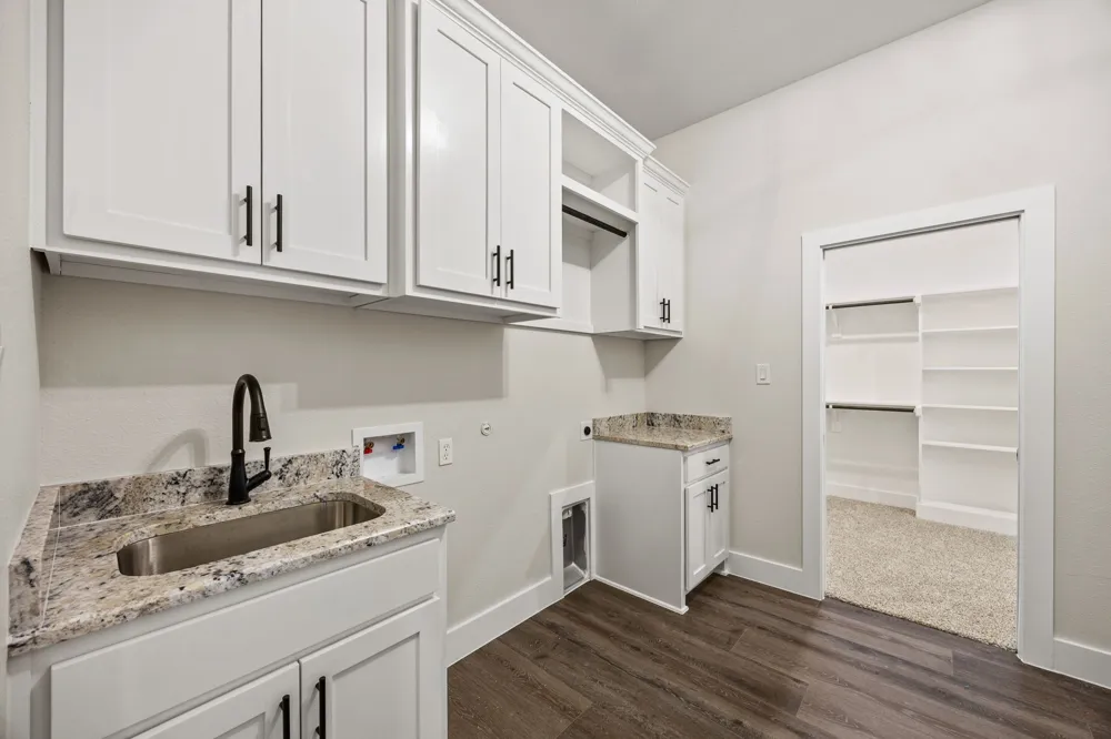 121 CR 207 Valley View, TX 76272