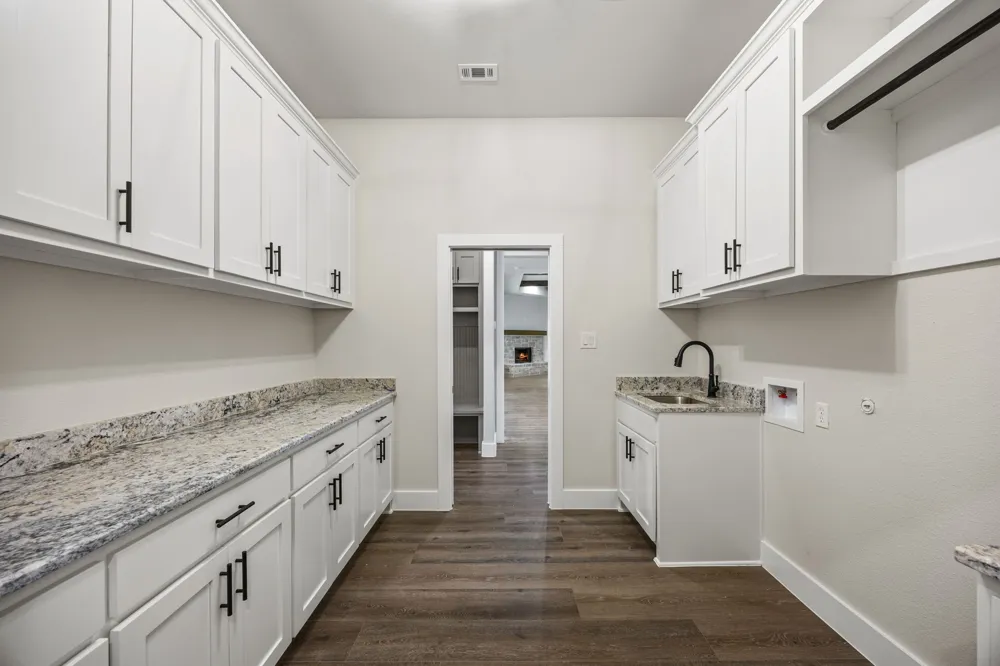 121 CR 207 Valley View, TX 76272