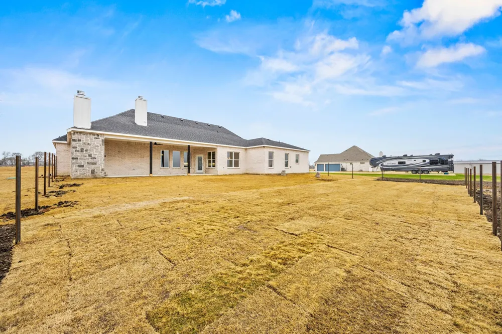 121 CR 207 Valley View, TX 76272