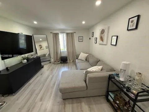 8607 SW 68th Ct #27 Pinecrest, FL 33156