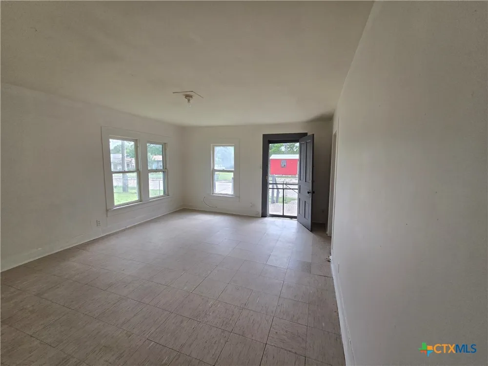 320 Commerce Street Marlin, TX 76661