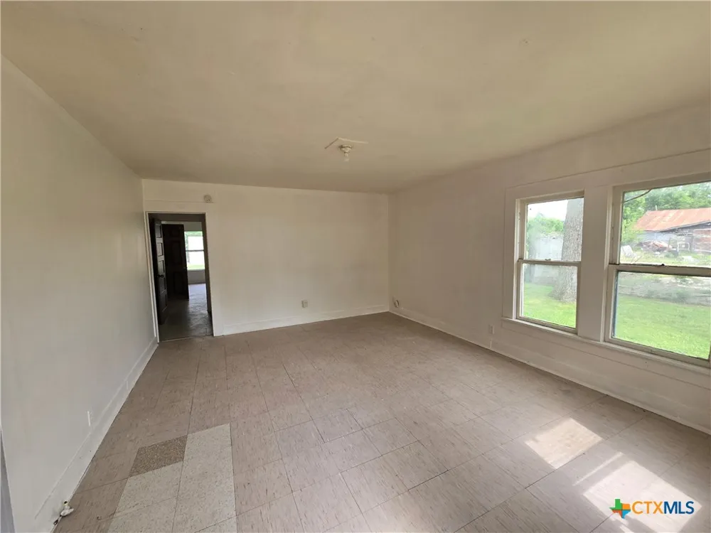 320 Commerce Street Marlin, TX 76661