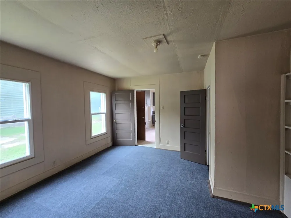 320 Commerce Street Marlin, TX 76661
