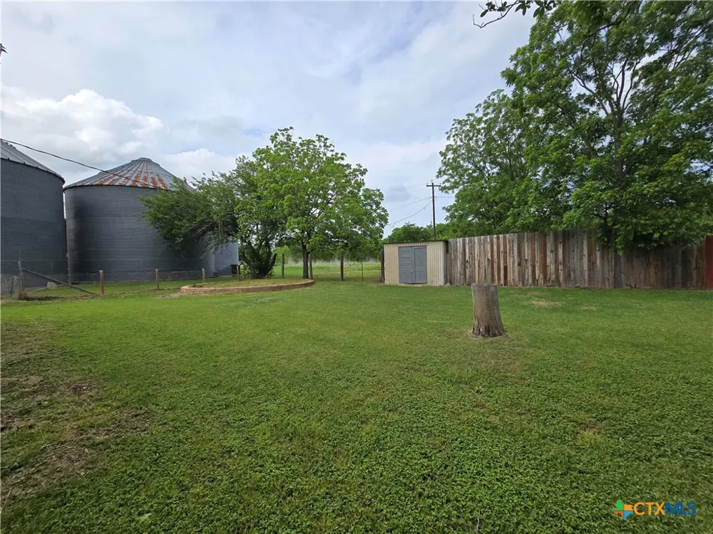 320 Commerce Street Marlin, TX 76661