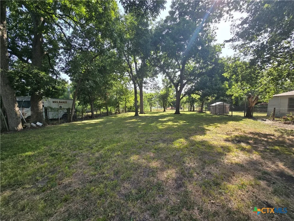 320 Commerce Street Marlin, TX 76661