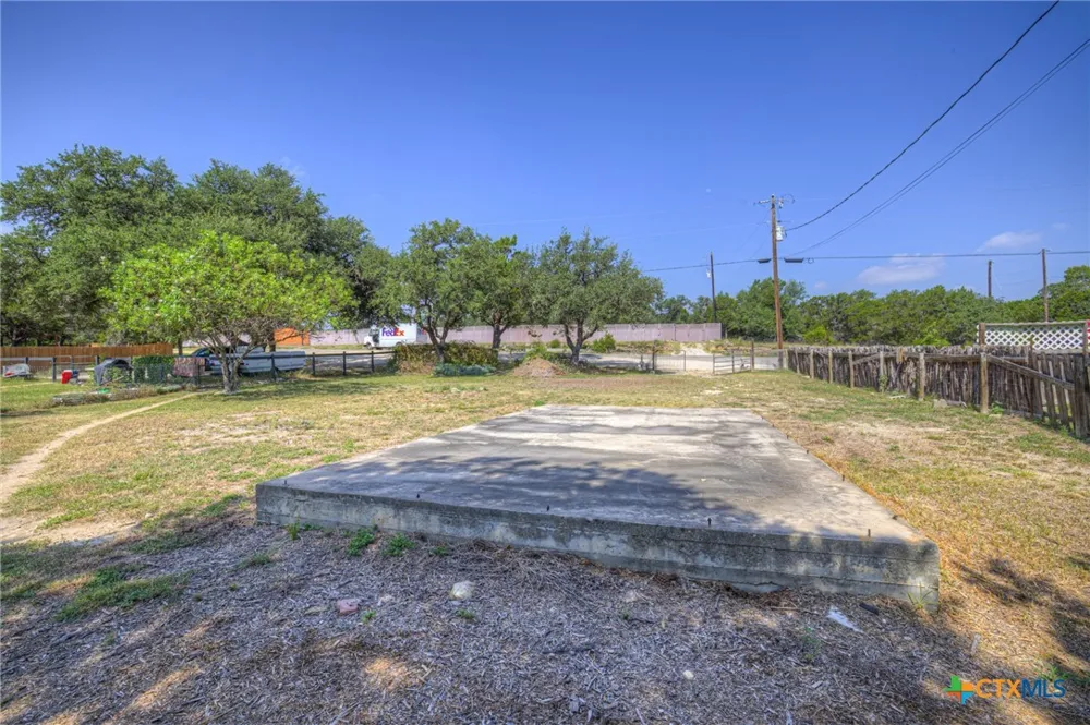 2189 Potters Creek Road Canyon Lake, TX 78133