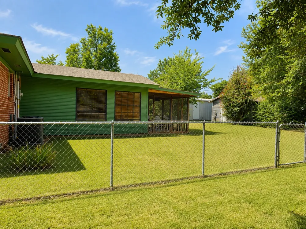 201 S Willis Street Kingston, OK 73439