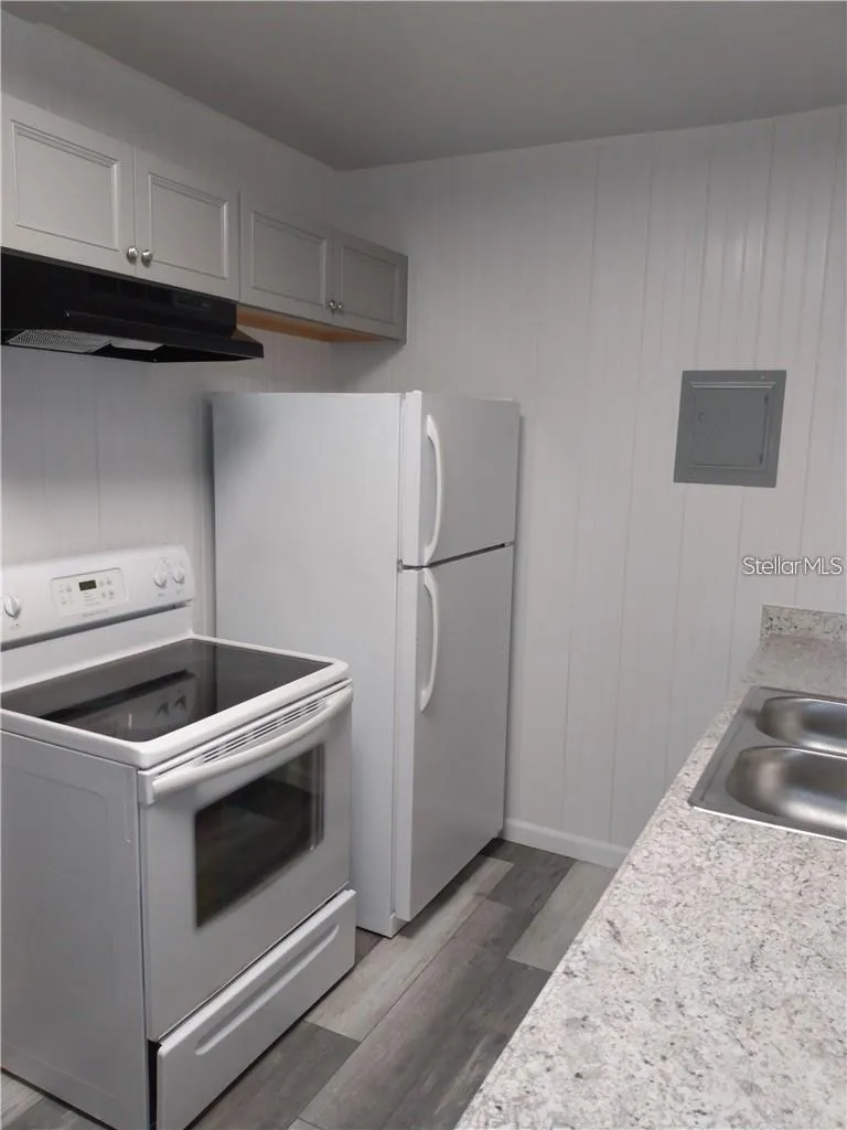 110 ORANGE AVENUE Winter Haven, FL 33880