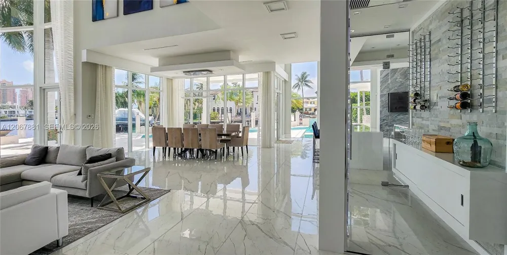 2890 NE 28th St Fort Lauderdale, FL 33306