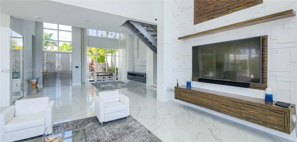 2890 NE 28th St Fort Lauderdale, FL 33306